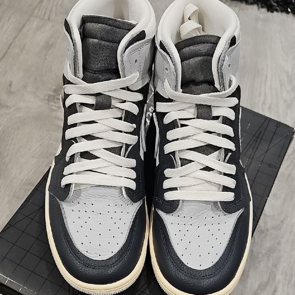 New High-Top Sneakers in Black and White - Picture 2 of 7